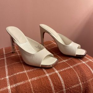 White heels 8.5 US worn once